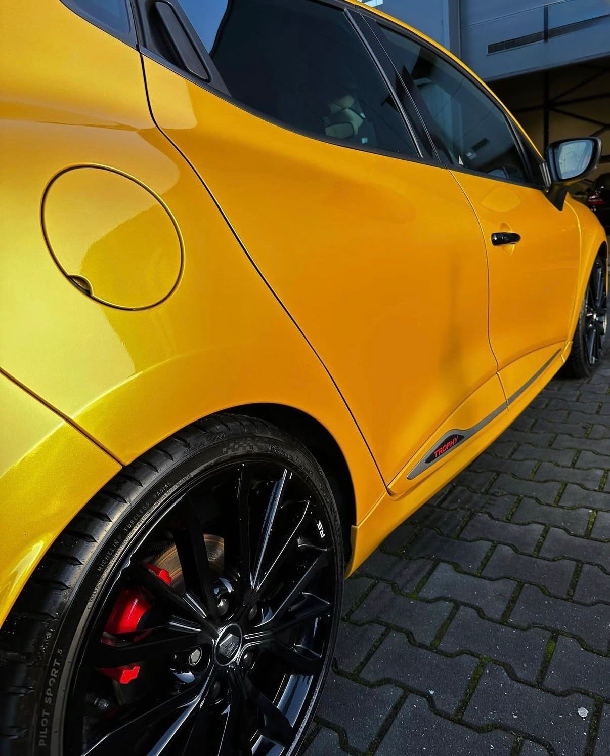 Clio RS Trophy — lak & velgen detail